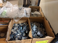 Assortiment meubelbevestigingsmateriaal, o.a. hettich - afbeelding 9 van  34