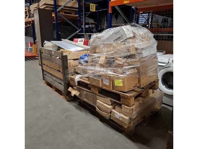 Assortiment meubelbevestigingsmateriaal, o.a. hettich - afbeelding 1 van  34