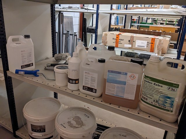 Assortiment meubelbevestigingsmateriaal, o.a. hettich - afbeelding 20 van  34