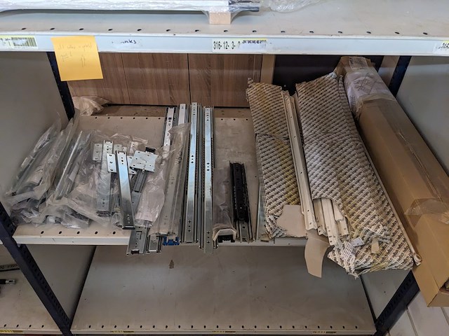 Assortiment meubelbevestigingsmateriaal, o.a. hettich - afbeelding 22 van  34