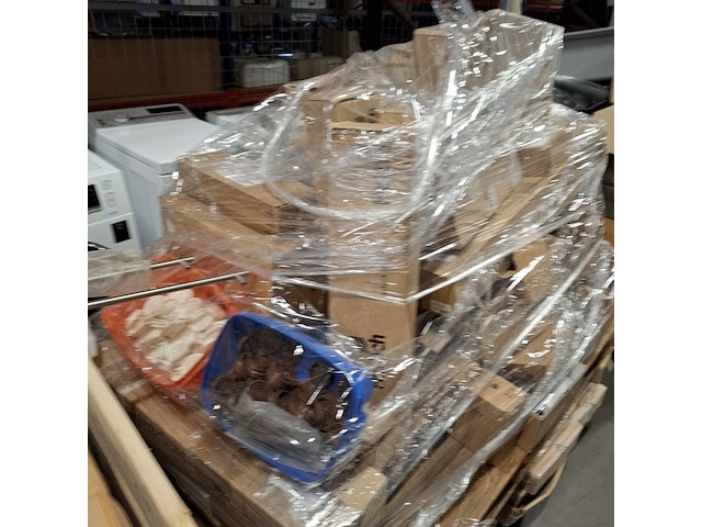 Assortiment meubelbevestigingsmateriaal, o.a. hettich - afbeelding 25 van  34