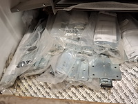 Assortiment meubelbevestigingsmateriaal, o.a. hettich - afbeelding 28 van  34