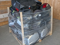 Assortiment motorkoffers en tassen, o.a. triumph, ducati, honda - afbeelding 1 van  10