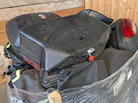 Assortiment motorkoffers en tassen, o.a. triumph, ducati, honda - afbeelding 5 van  10