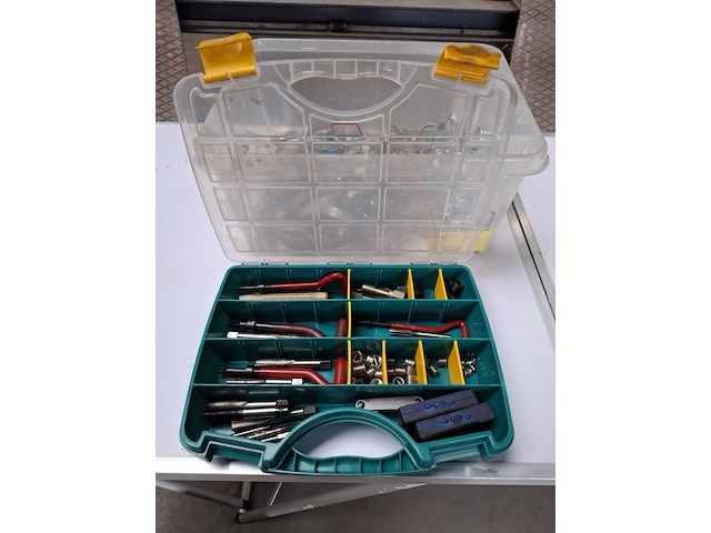 Assortiment o.a. bevestigingsmiddelen - afbeelding 4 van  10