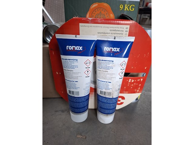 Assortiment o.a. cleaner, smeermiddelen - afbeelding 5 van  7