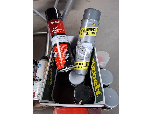 Assortiment o.a. cleaner, smeermiddelen - afbeelding 6 van  7