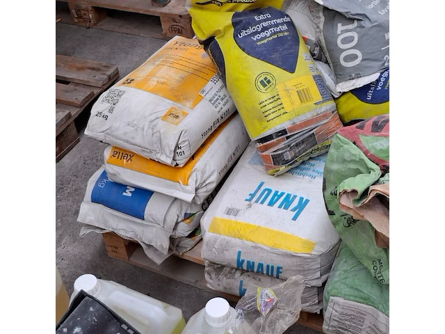 Assortiment pleister, mortel, lijm, o.a. knauf, eurocol - afbeelding 3 van  13