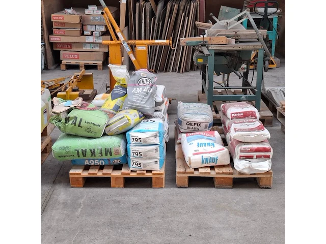 Assortiment pleister, mortel, lijm, o.a. knauf, eurocol - afbeelding 1 van  13