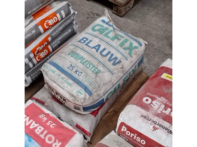 Assortiment pleister, mortel, lijm, o.a. knauf, eurocol - afbeelding 8 van  13
