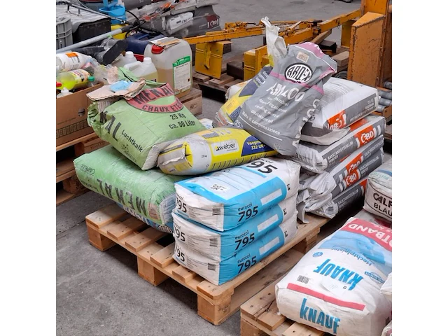 Assortiment pleister, mortel, lijm, o.a. knauf, eurocol - afbeelding 10 van  13