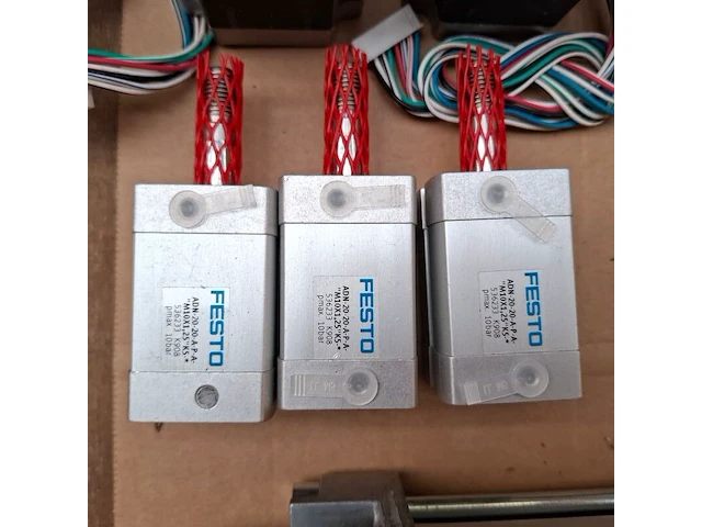 Assortiment pneumatische cilinders en toebehoren o.a. festo, norgren - afbeelding 2 van  25