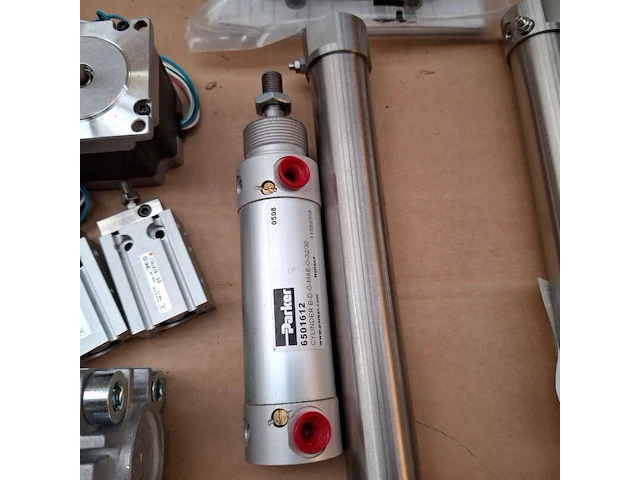 Assortiment pneumatische cilinders en toebehoren o.a. festo, norgren - afbeelding 14 van  25