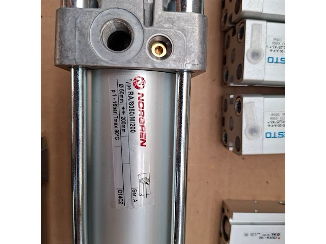 Assortiment pneumatische cilinders en toebehoren o.a. festo, norgren - afbeelding 25 van  25