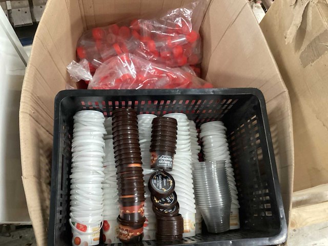 Assortiment potjes met dekseltjes - afbeelding 1 van  4