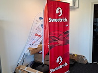 Assortiment promo materiaal o.a. sweetrich en nipponia - afbeelding 1 van  14