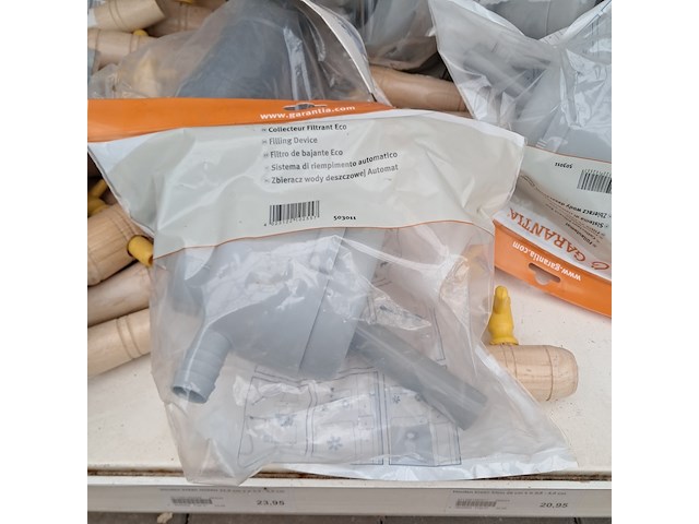 Assortiment regenton toebehoren o.a. harcostar - afbeelding 7 van  30