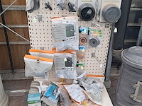 Assortiment regenton toebehoren o.a. harcostar - afbeelding 8 van  30