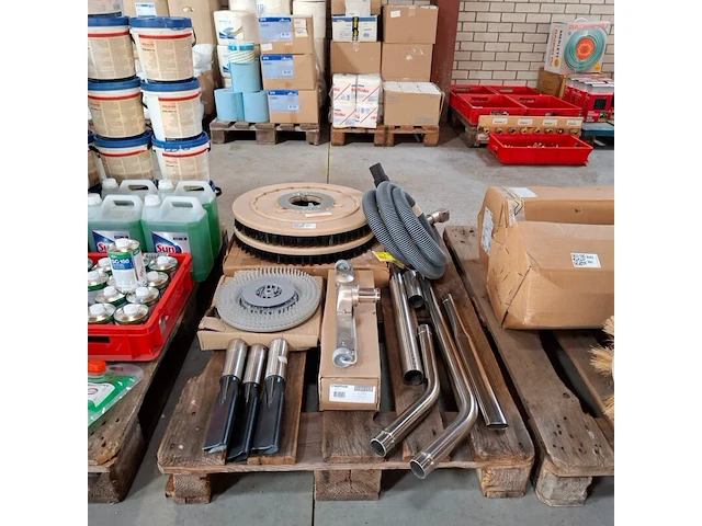 Assortiment reiniging accessoires - afbeelding 1 van  11