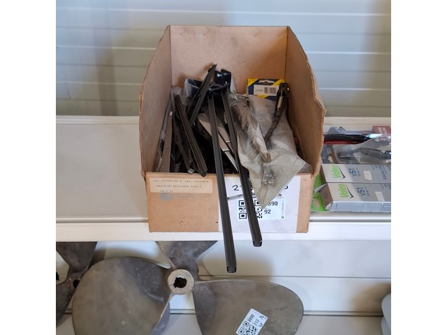 Assortiment ruitenwisserarmen en bladen - afbeelding 2 van  11