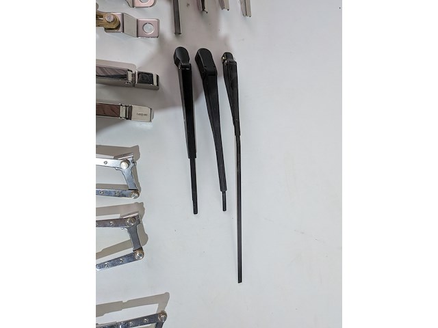 Assortiment ruitewisserarmen en bladen, o.a. roca, vetus, alpa - afbeelding 3 van  14