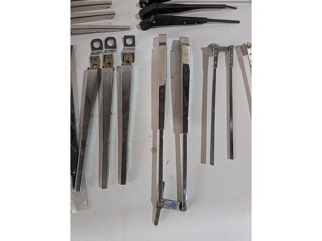 Assortiment ruitewisserarmen en bladen, o.a. roca, vetus, alpa - afbeelding 12 van  14