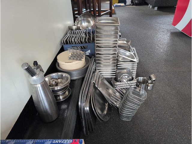 Assortiment rvs horeca keukenbenodigdheden - afbeelding 3 van  4