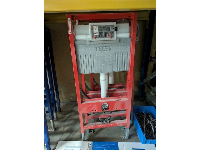 Assortiment sanitair benodigdheden o.a. geberit, tece - afbeelding 2 van  25