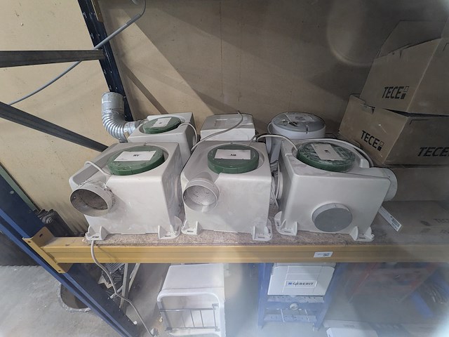 Assortiment sanitair benodigdheden o.a. geberit, tece - afbeelding 8 van  25