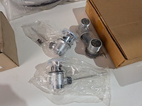 Assortiment sanitair benodigdheden - afbeelding 4 van  30