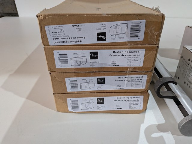 Assortiment sanitair benodigdheden - afbeelding 14 van  30