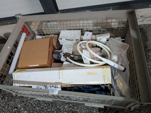 Assortiment sanitair benodigdheden - afbeelding 12 van  30