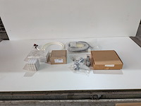 Assortiment sanitair benodigdheden - afbeelding 25 van  30