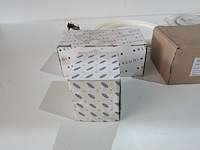 Assortiment sanitair benodigdheden - afbeelding 26 van  30