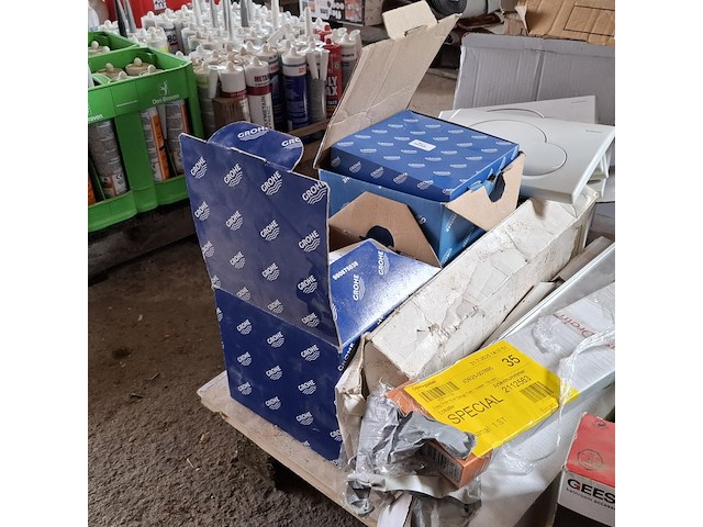Assortiment sanitair toebehoren, o.a. grohe - afbeelding 4 van  21