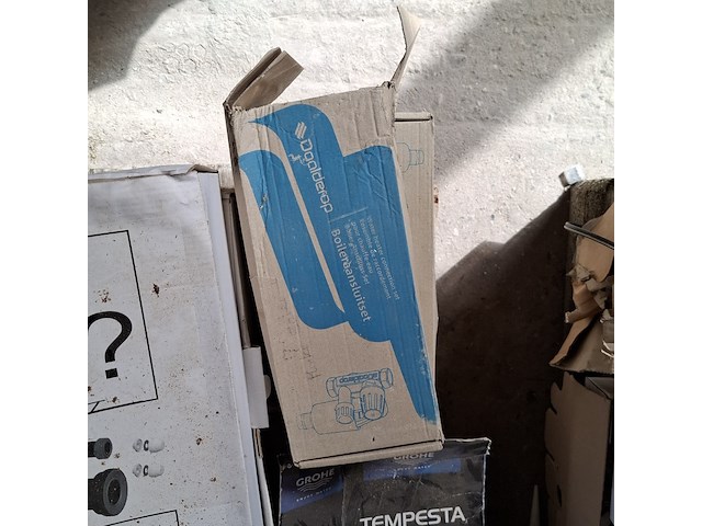 Assortiment sanitair toebehoren, o.a. grohe - afbeelding 8 van  21