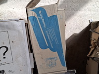 Assortiment sanitair toebehoren, o.a. grohe - afbeelding 8 van  21