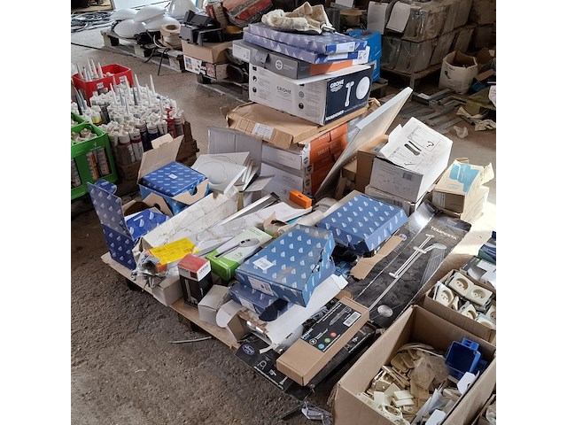 Assortiment sanitair toebehoren, o.a. grohe - afbeelding 12 van  21