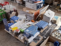 Assortiment sanitair toebehoren, o.a. grohe - afbeelding 12 van  21