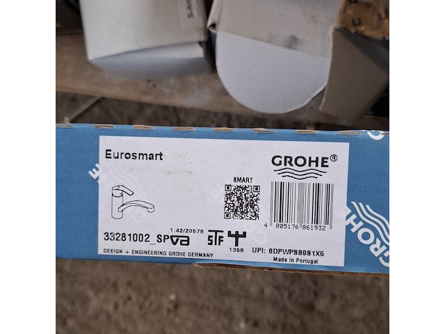 Assortiment sanitair toebehoren, o.a. grohe - afbeelding 18 van  21