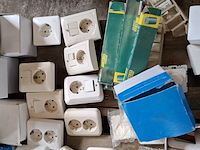 Assortiment schakelmateriaal o.a. busch en jaeger, berker - afbeelding 2 van  17