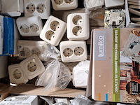 Assortiment schakelmateriaal o.a. busch en jaeger, berker - afbeelding 3 van  17