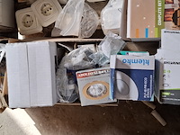 Assortiment schakelmateriaal o.a. busch en jaeger, berker - afbeelding 4 van  17