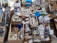 Assortiment schakelmateriaal o.a. busch en jaeger, berker - afbeelding 1 van  17