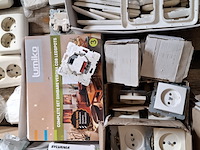 Assortiment schakelmateriaal o.a. busch en jaeger, berker - afbeelding 15 van  17