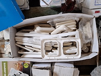 Assortiment schakelmateriaal o.a. busch en jaeger, berker - afbeelding 16 van  17