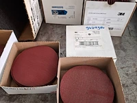 Assortiment schuurbenodigdheden - afbeelding 2 van  8