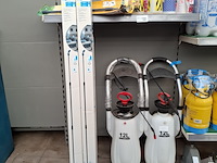 Assortiment spuiten o.a. talen tools, hozelock - afbeelding 1 van  10