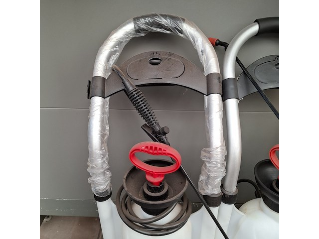 Assortiment spuiten o.a. talen tools, hozelock - afbeelding 4 van  10