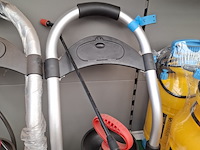 Assortiment spuiten o.a. talen tools, hozelock - afbeelding 5 van  10